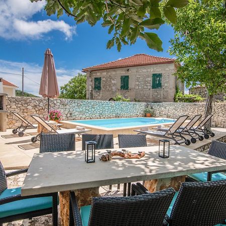 Villa Callisto- Elegant Restored Villa With Pool Yírion Exterior foto