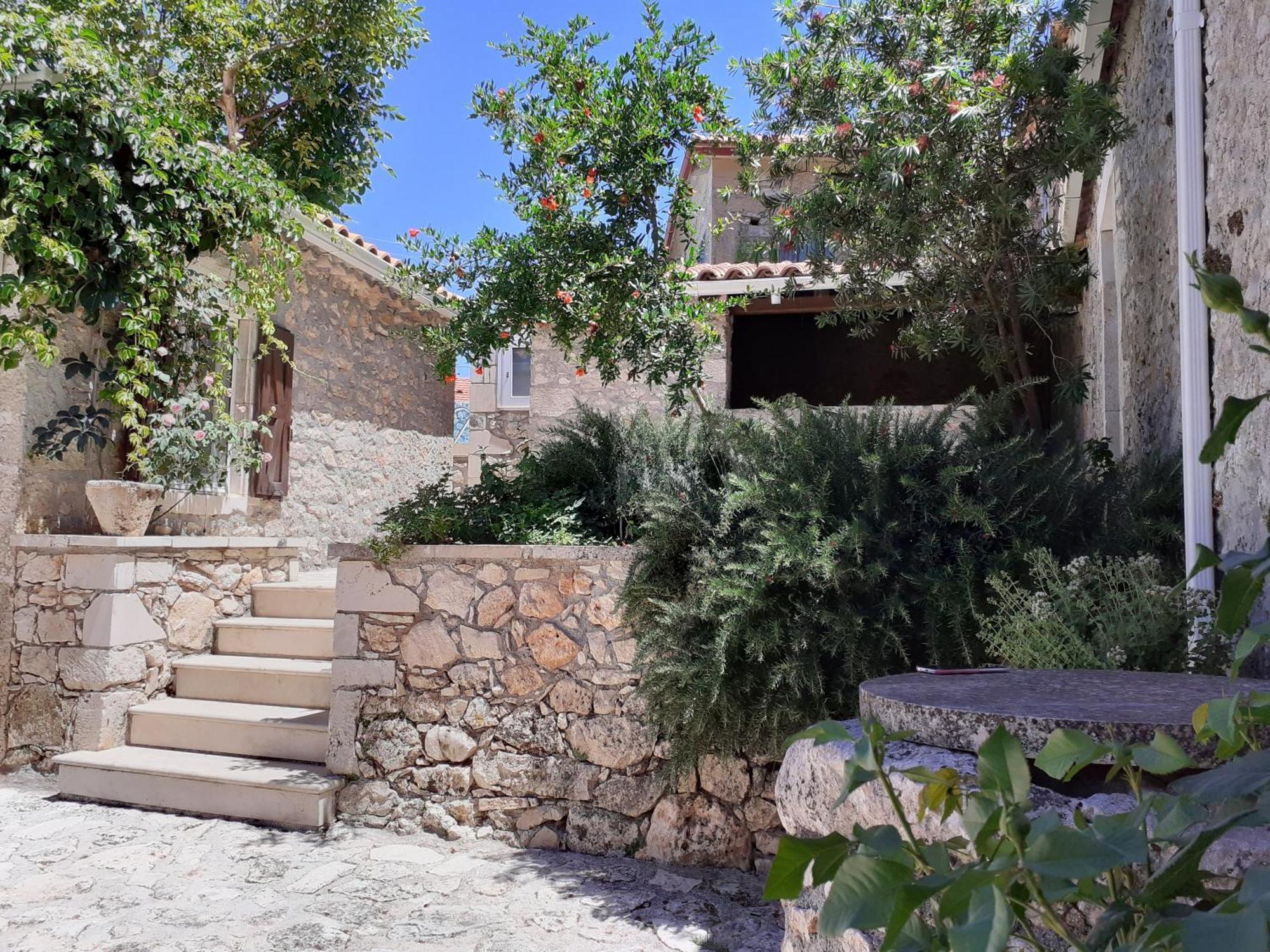 Villa Callisto- Elegant Restored Villa With Pool Yírion Cameră foto