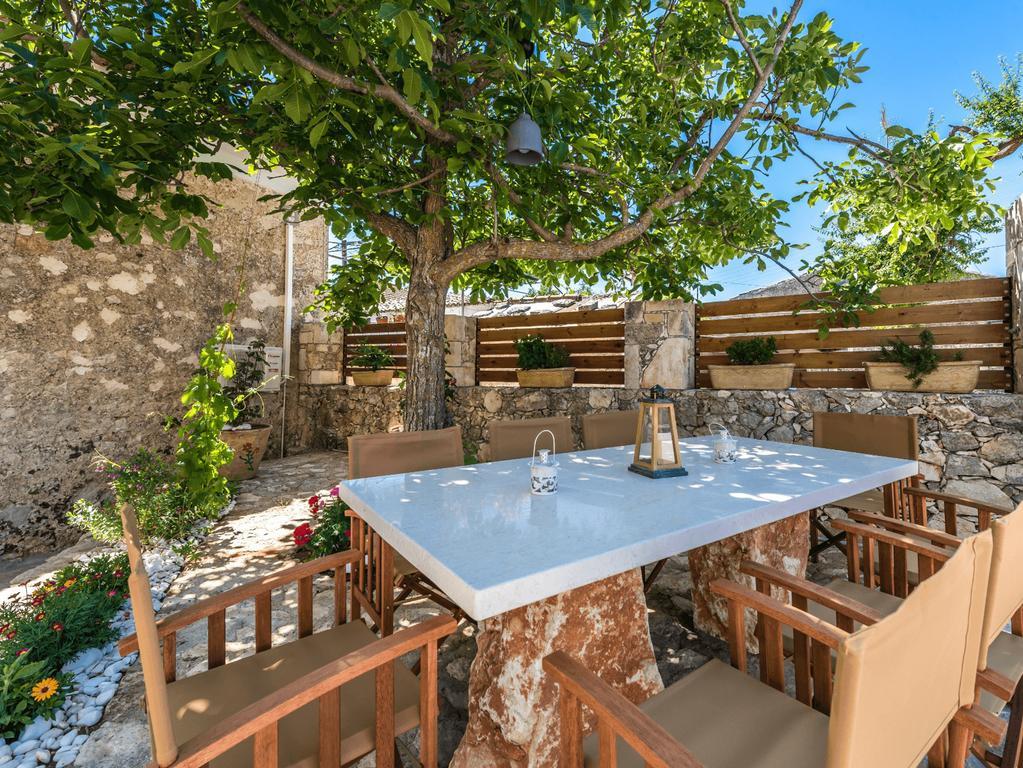 Villa Callisto- Elegant Restored Villa With Pool Yírion Exterior foto