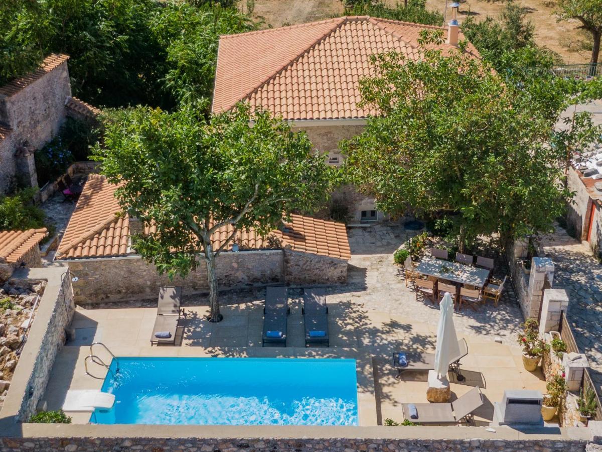Villa Callisto- Elegant Restored Villa With Pool Yírion Exterior foto